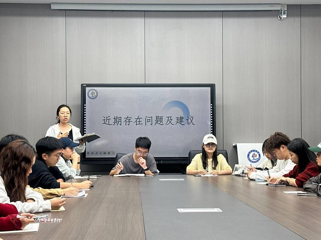 助理团团长官尚青针对存在的问题提出具体整改意见